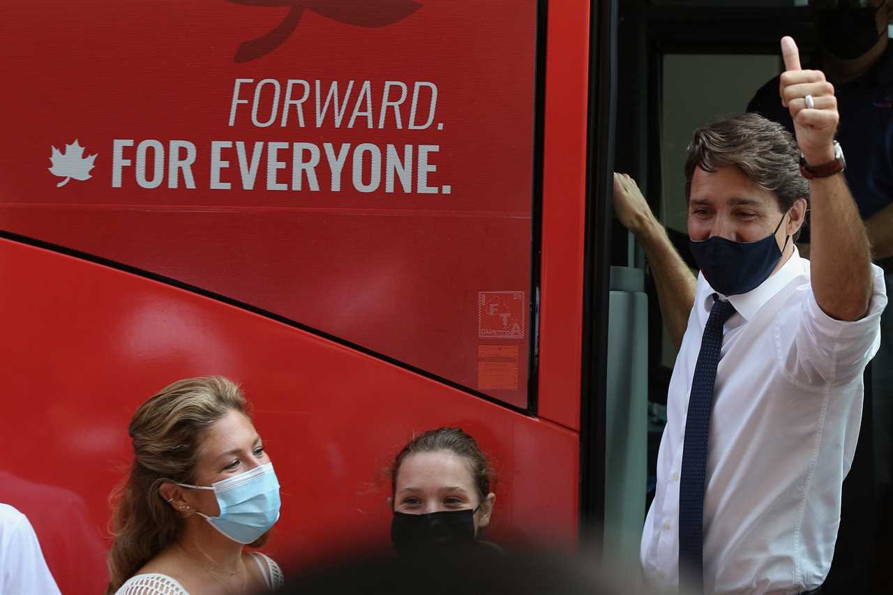 Trudeau greets supporters in Ottawa on Aug. 15, 2021 (Lars Hagberg/CP)